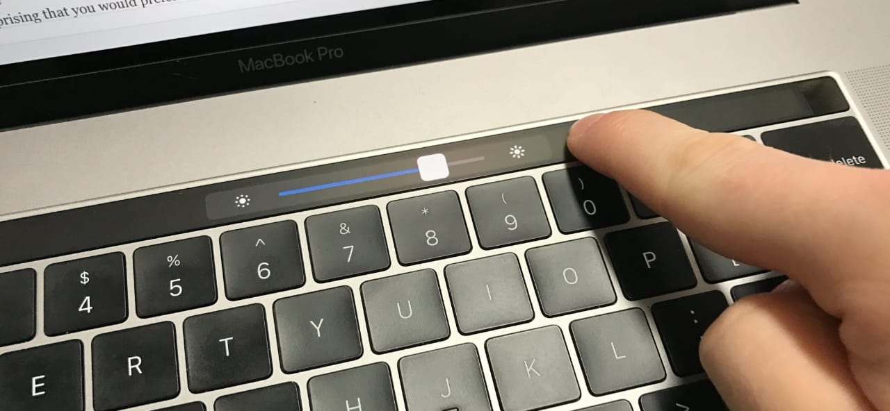 how to screenshot on mac pro touch bar