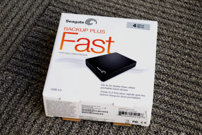 wireless data backup device