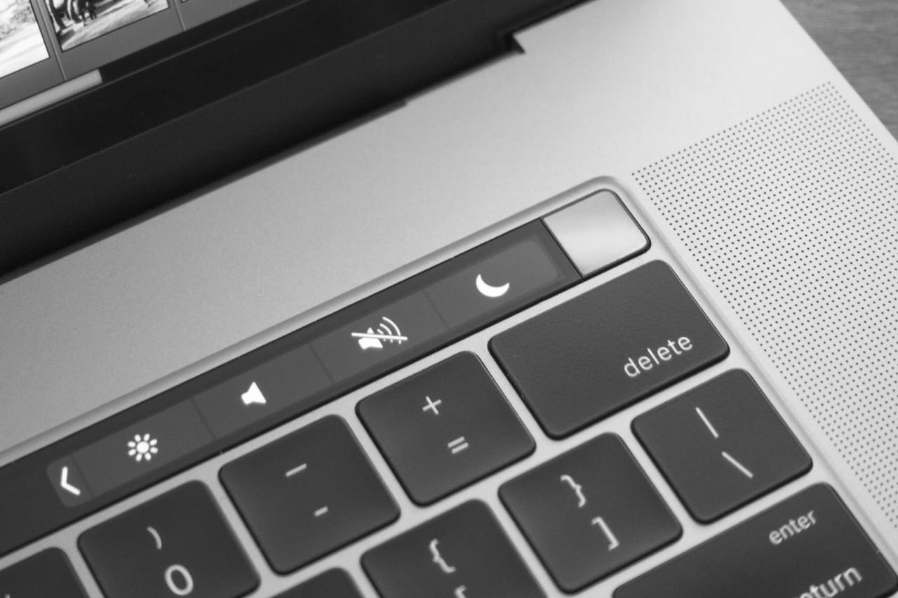 restart macbook with keyboard